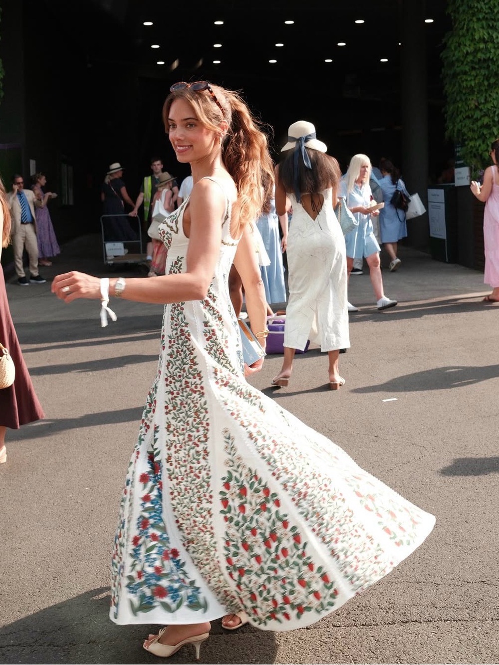 FARM Rio White Floral Panel Maxi Dress - Picture 13 of 16